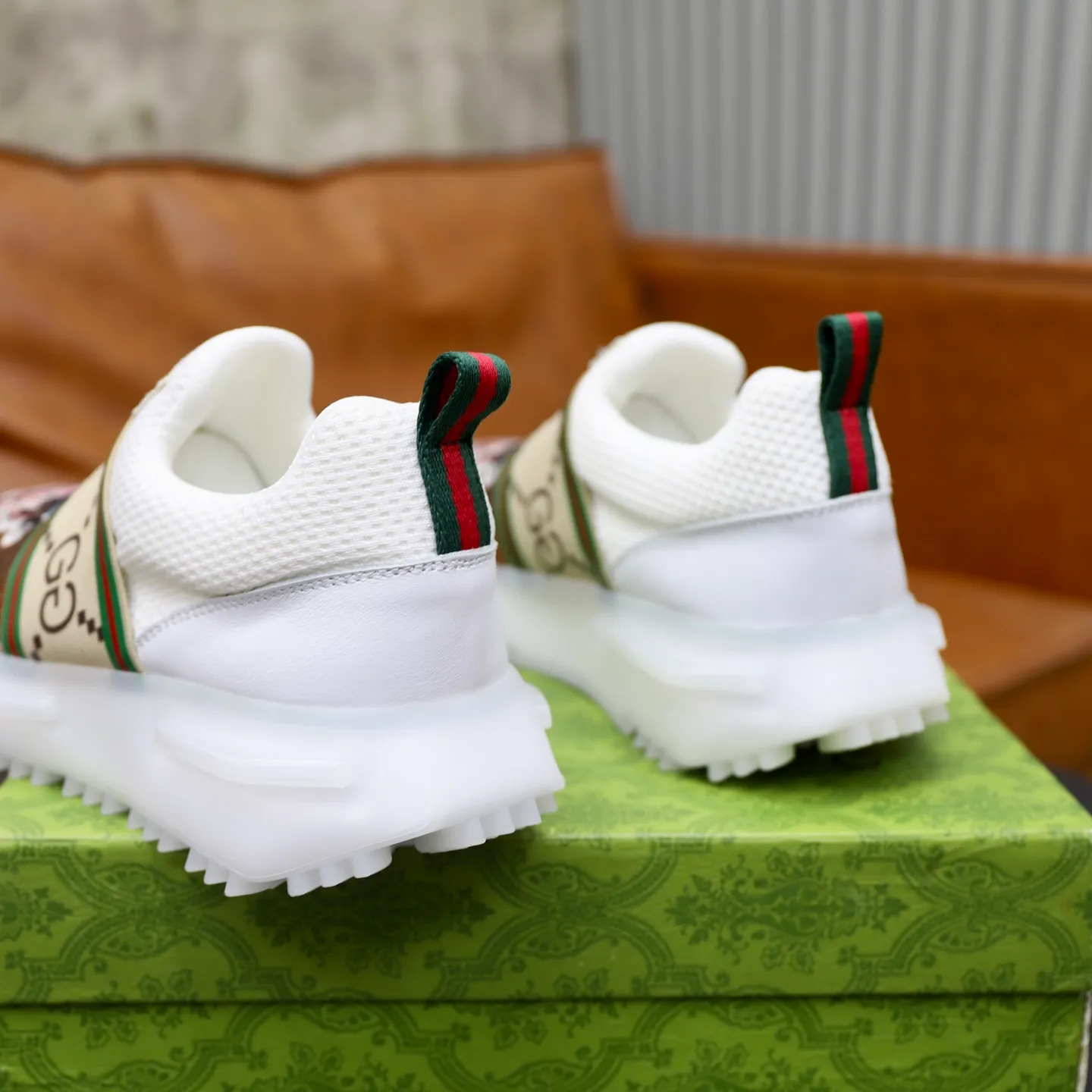 Ex-factory price: 462💰🙅‍♂️🙅‍♂️🙅‍♂️ Brand: GUCCI Standard code: 38-44 (45 customized) Grade: Same as the official website Material: Original knitted fabric Comfortable and breathable lining Lightweight and wear-resistant sports outsole Style category: Men's fashionable casual shoes Running sneakers Distinguished luxury brand elements Top luxury Color: actual picture color